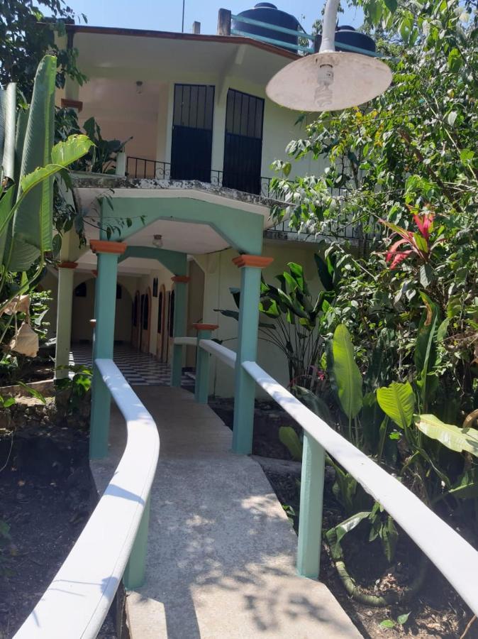Hotel Cabanas Margarita & Ed Паленке Екстериор снимка